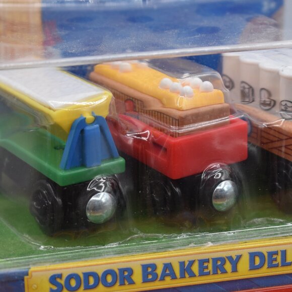 Sodor Bakery Delivery - Thomas & Friends Wooden Railway Fisher-Price Trains - Picture 6 of 13